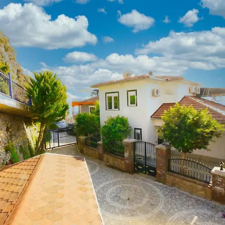 Villa - Luxus - Pool - Whirlpool - - Kestel *