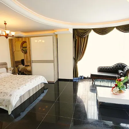 Hotel - Luxus - Pool - Whirlpool - - Kestel *