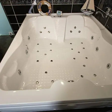 Hotel - Luxus - Pool - Whirlpool - - Kestel